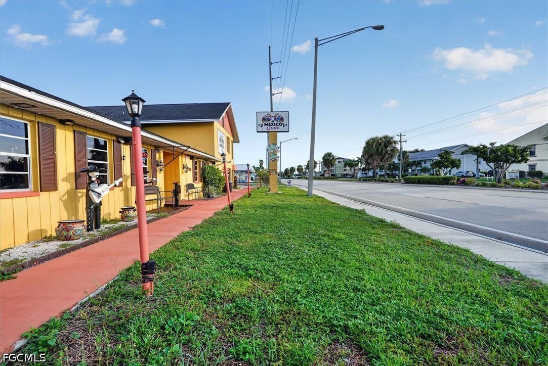 3724 Del Prado BLVD S