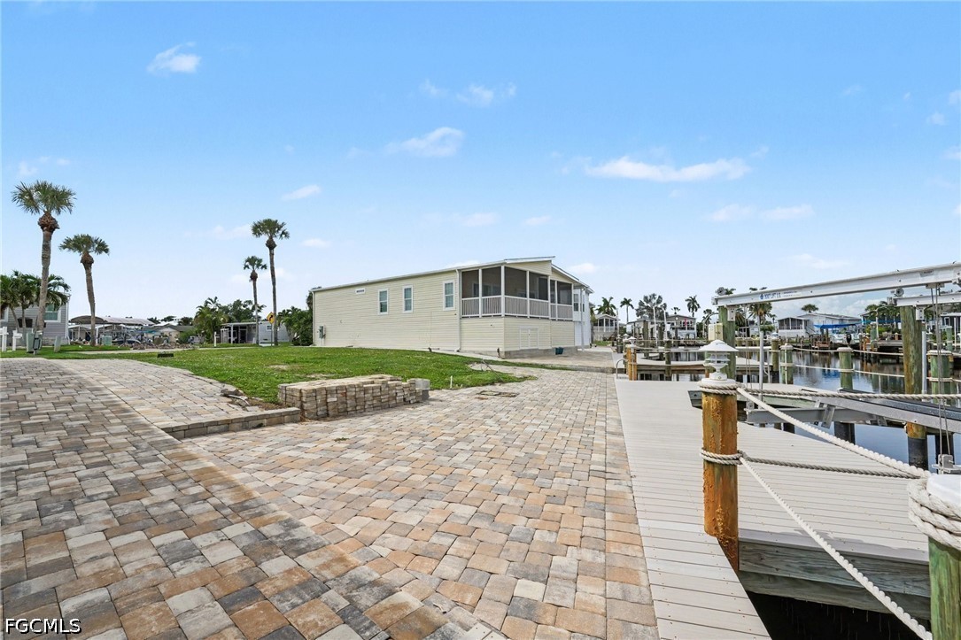 11501 Dogwood LN