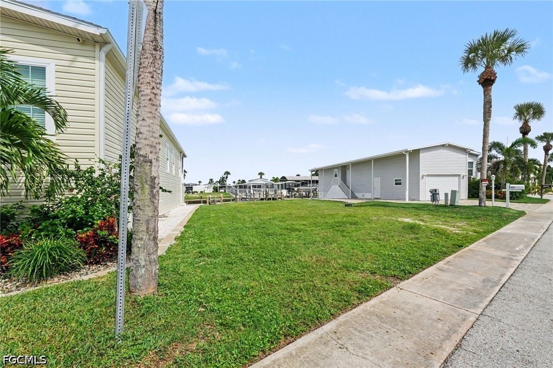 11501 Dogwood LN