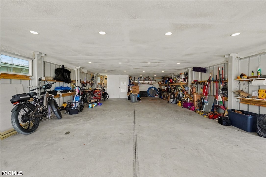 11220 Bayside LN