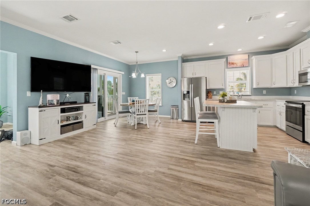 11220 Bayside LN