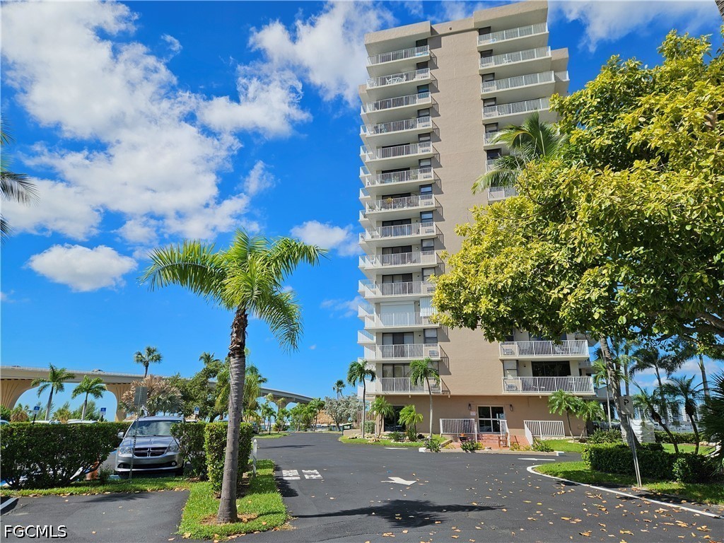 8701 Estero BLVD 801