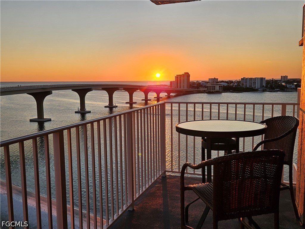 8701 Estero BLVD 801