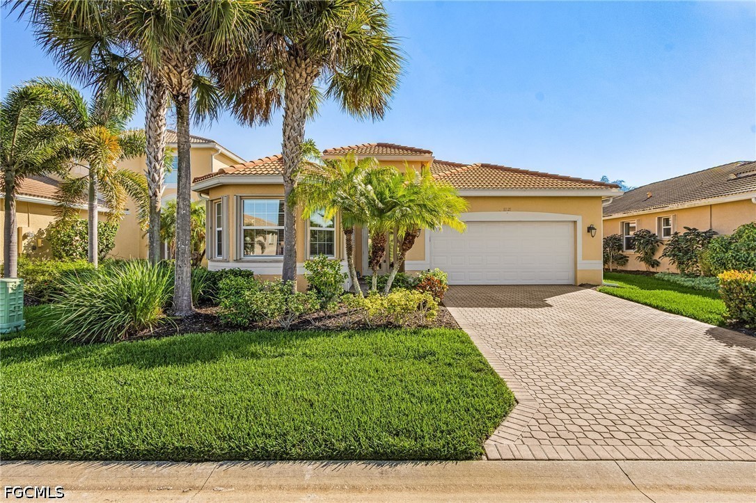11221 Sparkleberry DR