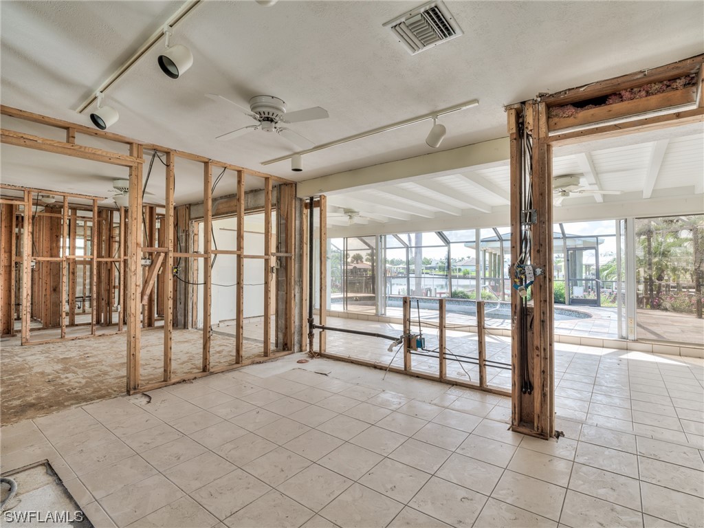230 Randy LN