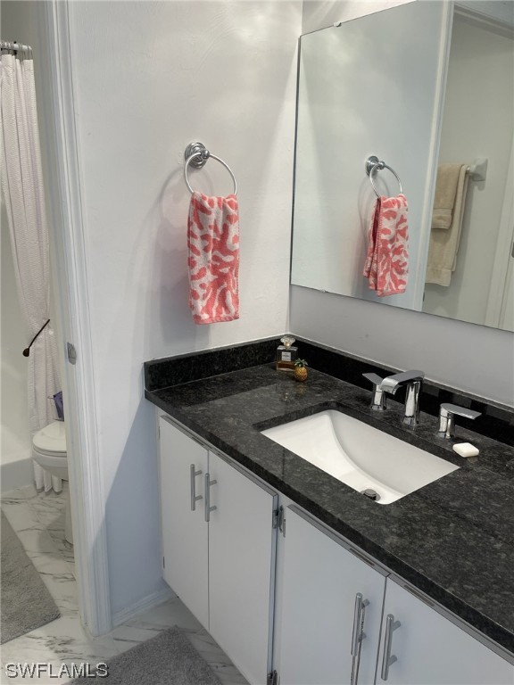 3300 Loveland BLVD 1004