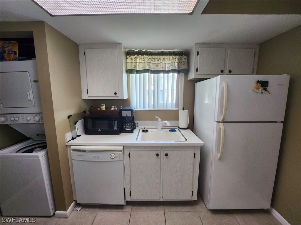 3266 Maple Leaf CIR 1