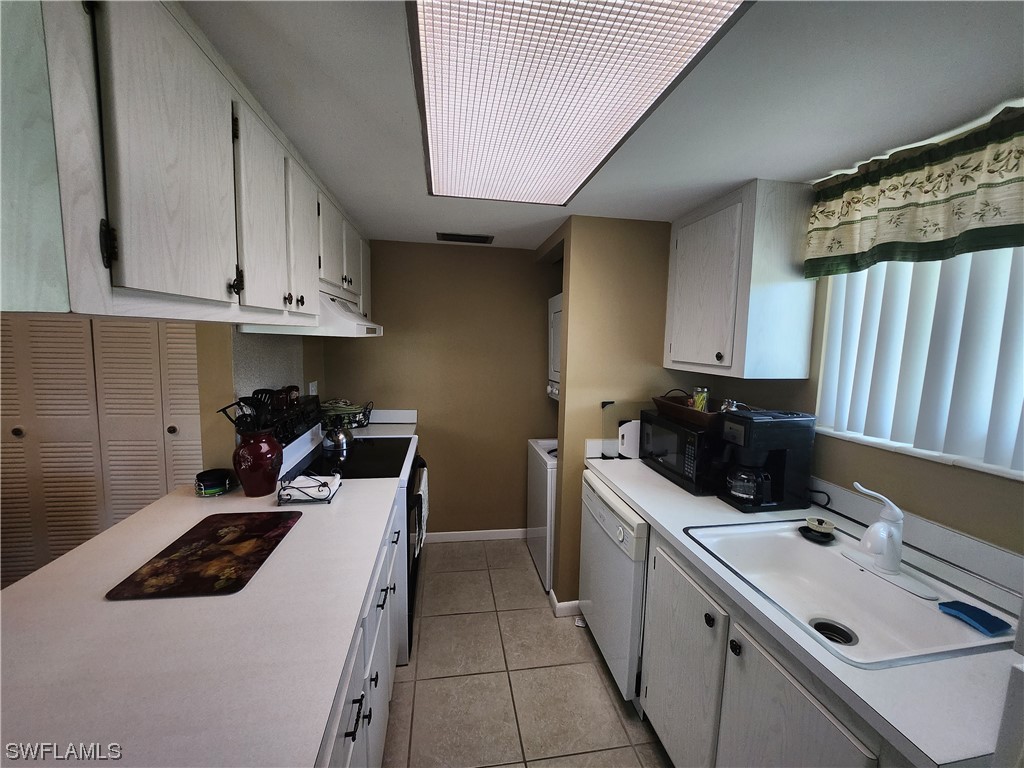 3266 Maple Leaf CIR 1