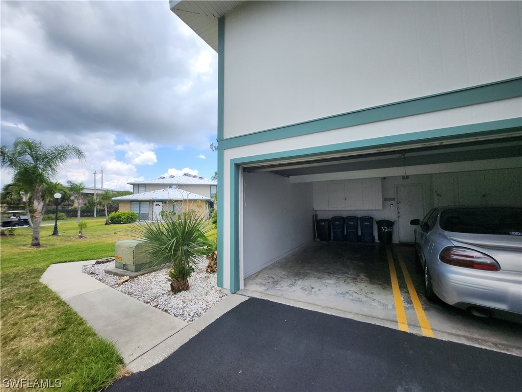 3266 Maple Leaf CIR 1