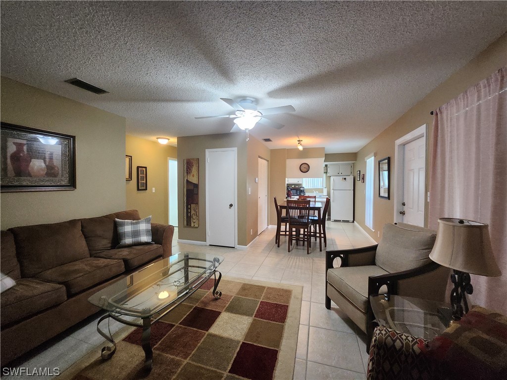 3266 Maple Leaf CIR 1