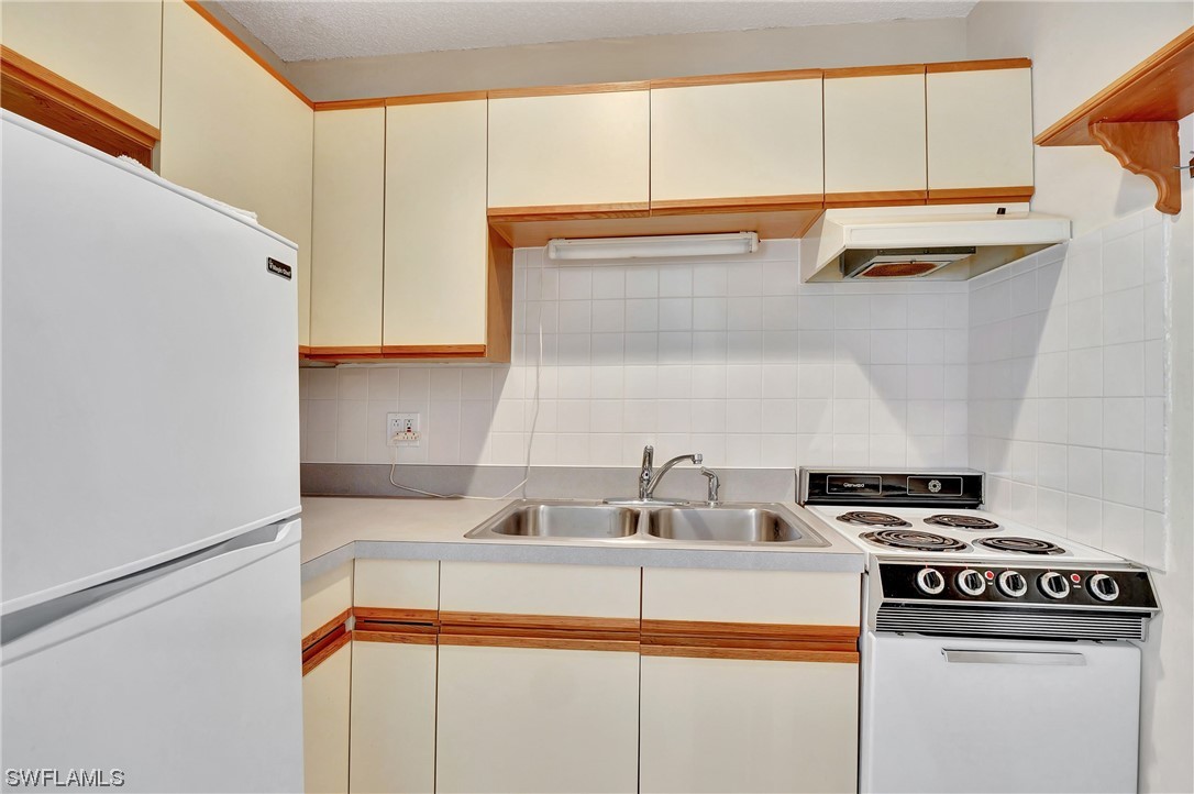 12302 Isabella DR