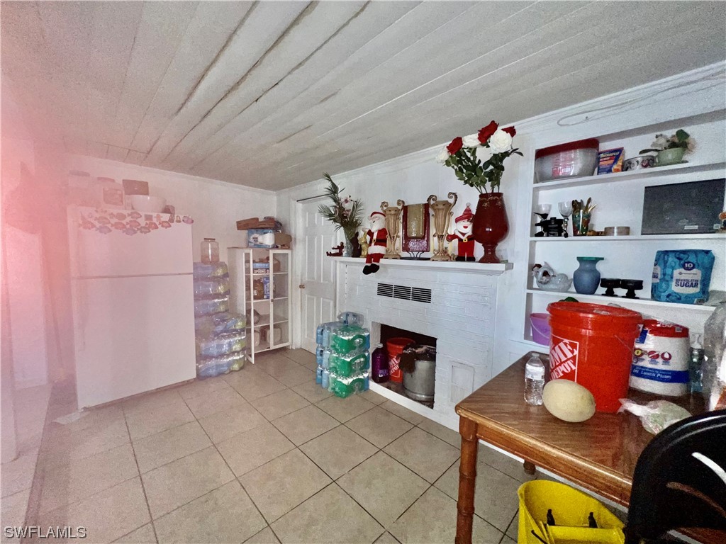 427 Fairfax DR