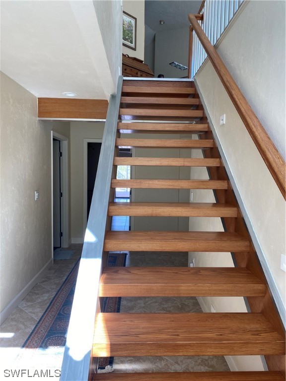 12170 Siesta DR
