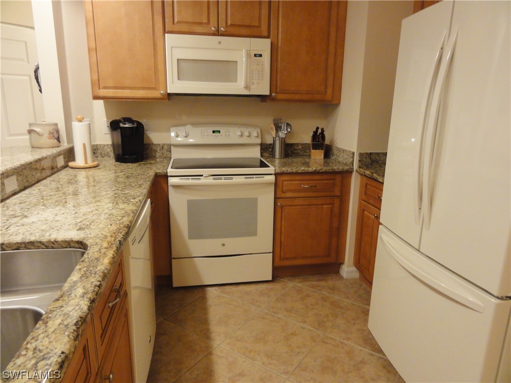 1096 Winding Pines CIR 102