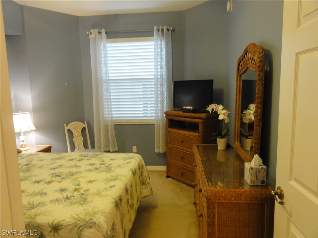 1096 Winding Pines CIR 102