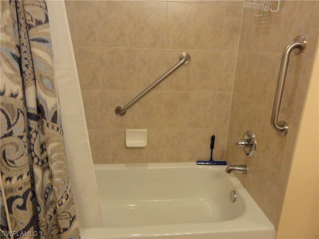 1096 Winding Pines CIR 102