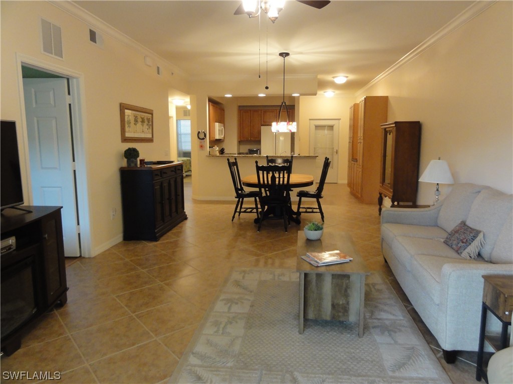 1096 Winding Pines CIR 102