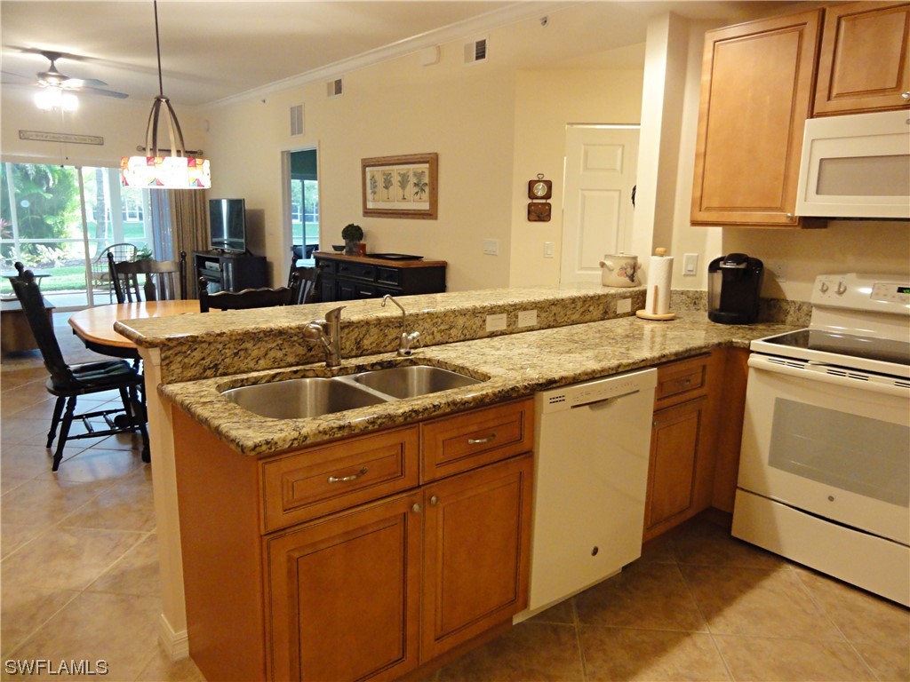 1096 Winding Pines CIR 102