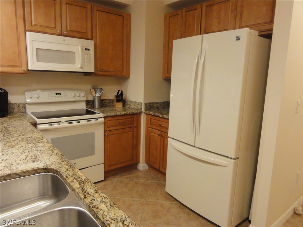 1096 Winding Pines CIR 102