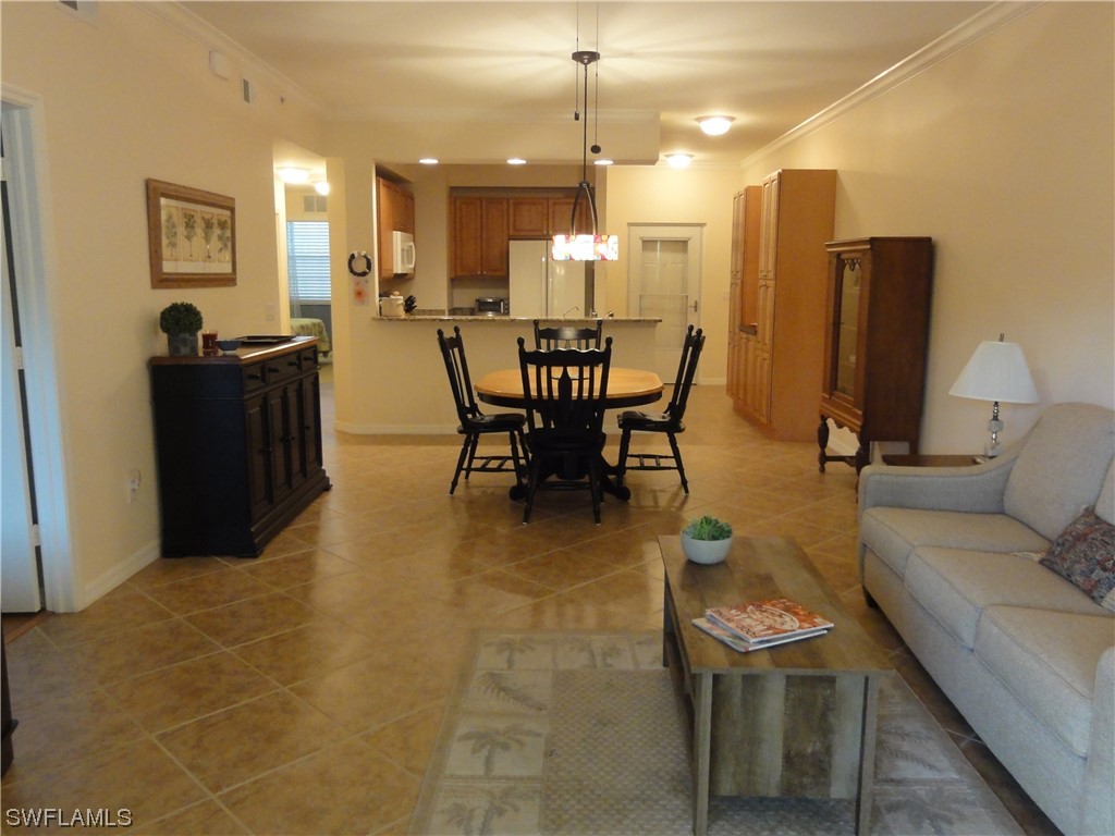 1096 Winding Pines CIR 102