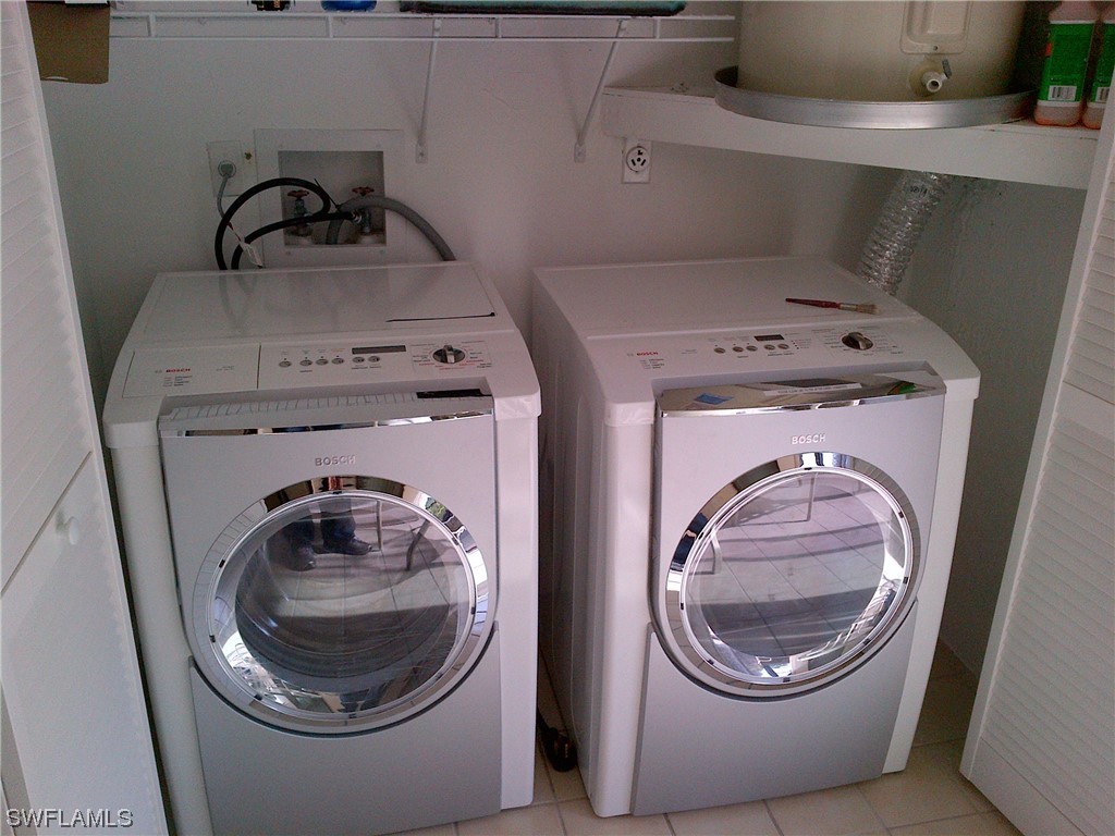 2093 Pine Isle LN 2093