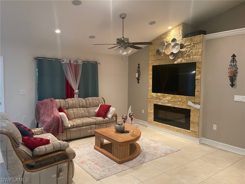 1333 NW 15th PL