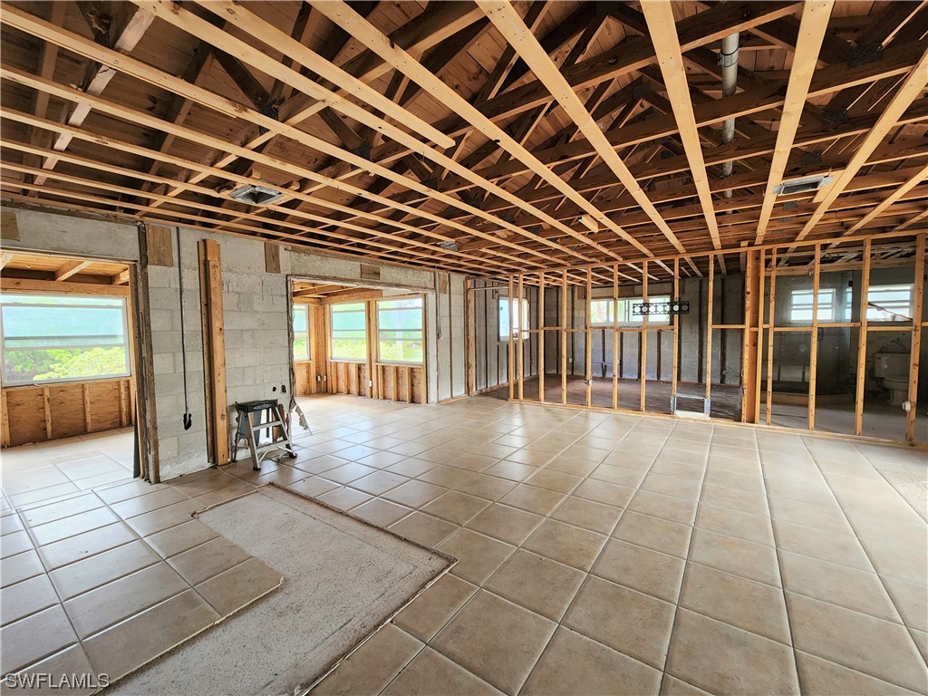 275 Tropical Shores WAY