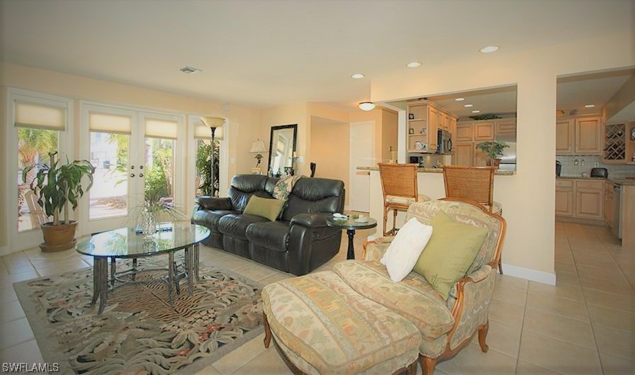 275 Tropical Shores WAY