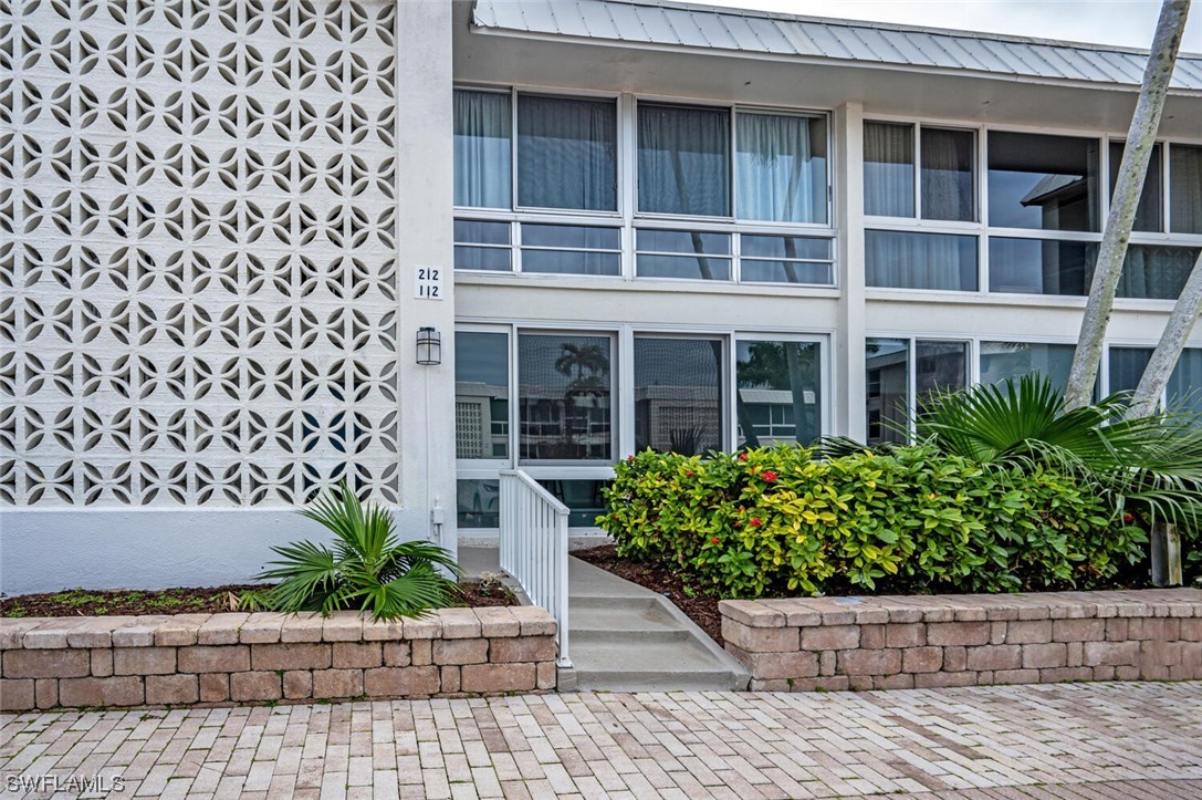 2100 Gulf Shore BLVD N 112