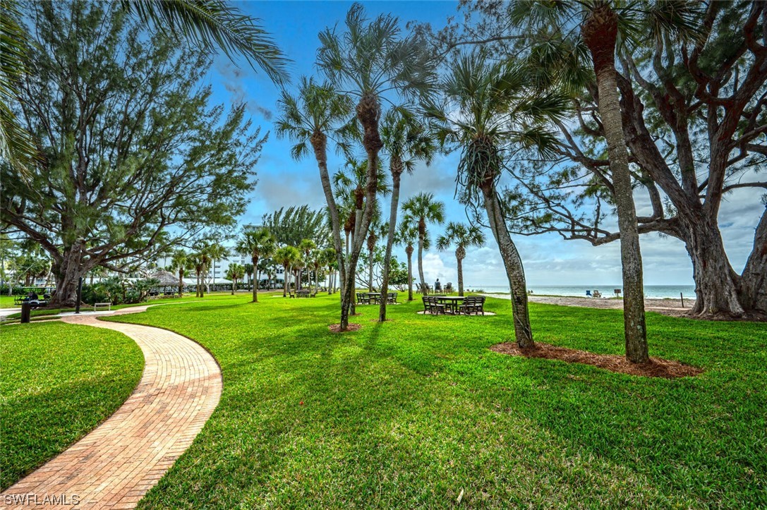 2100 Gulf Shore BLVD N 112