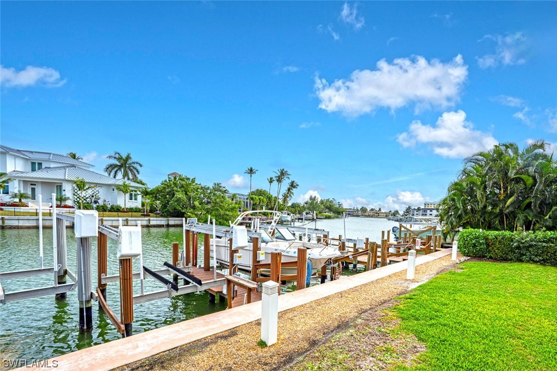 2100 Gulf Shore BLVD N 112