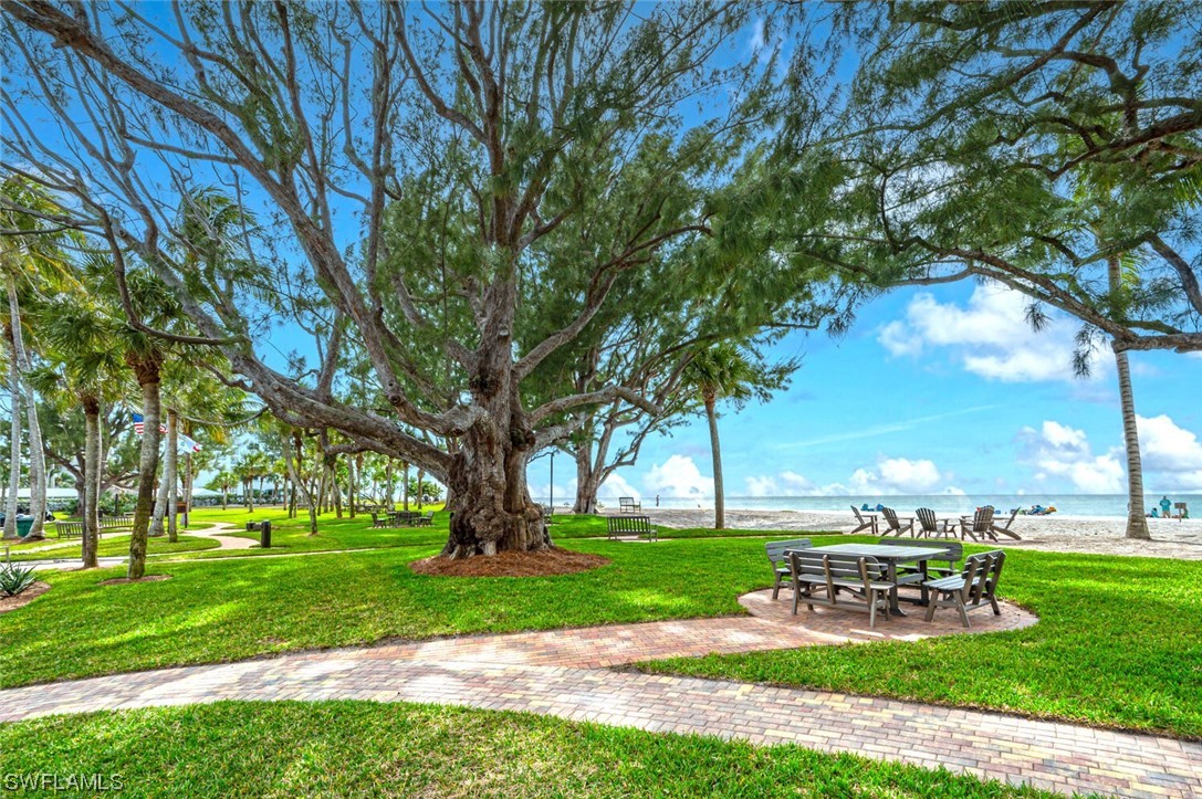 2100 Gulf Shore BLVD N 112