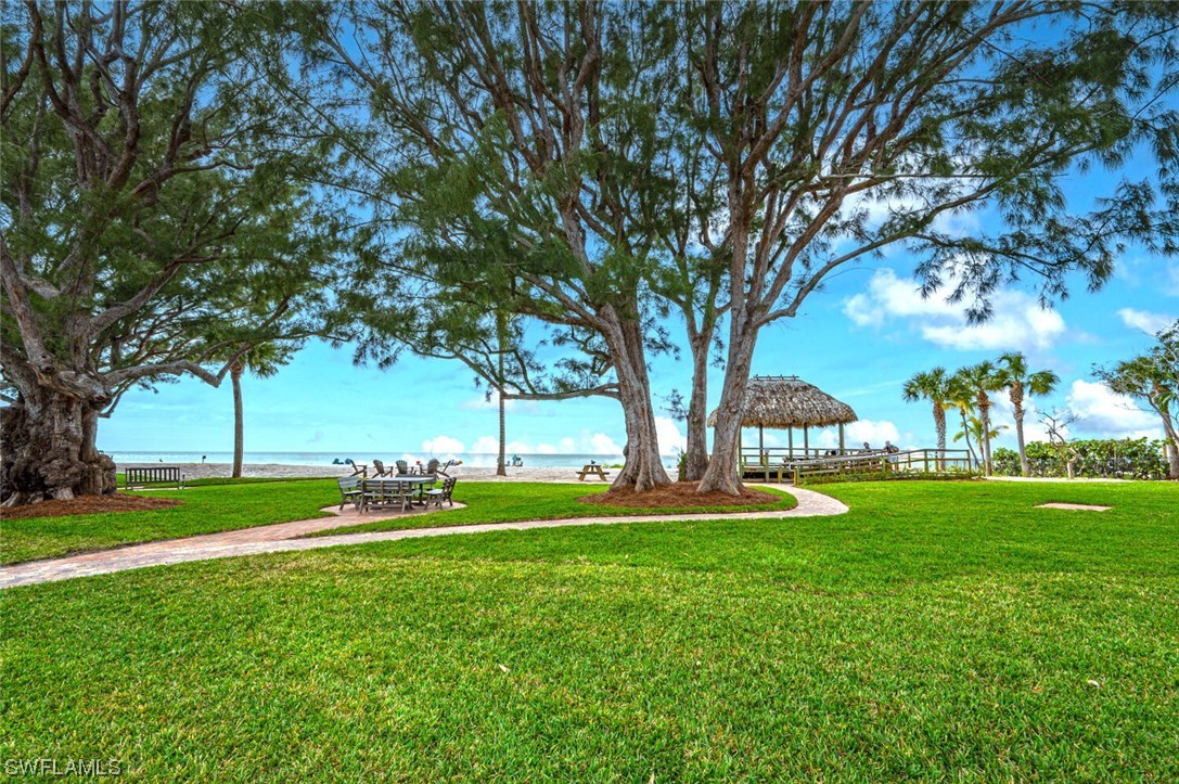 2100 Gulf Shore BLVD N 112