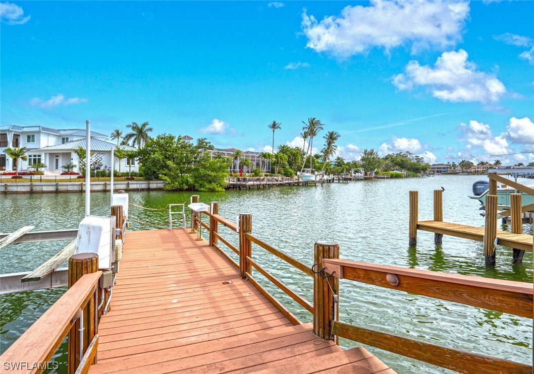 2100 Gulf Shore BLVD N 112