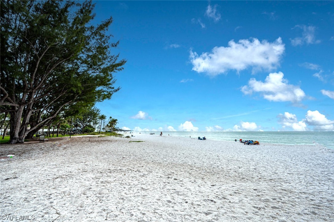 2100 Gulf Shore BLVD N 112