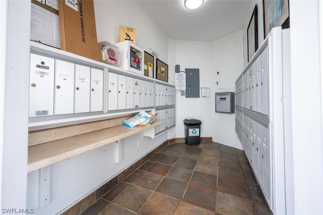 2100 Gulf Shore BLVD N 112