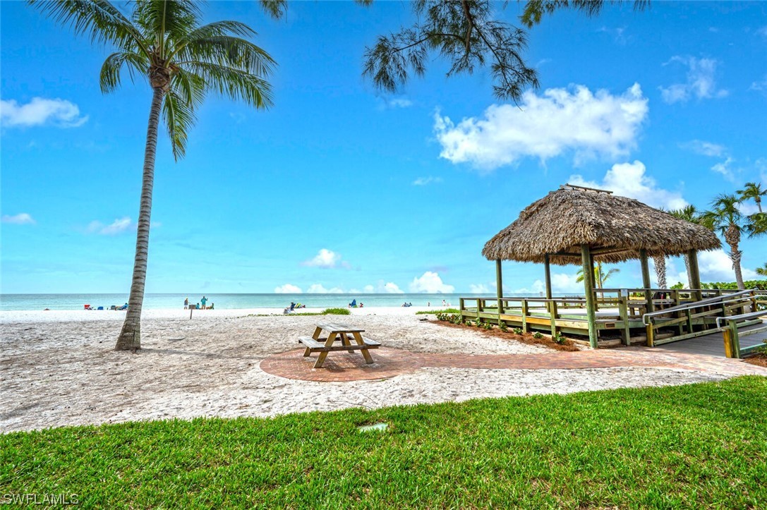 2100 Gulf Shore BLVD N 112