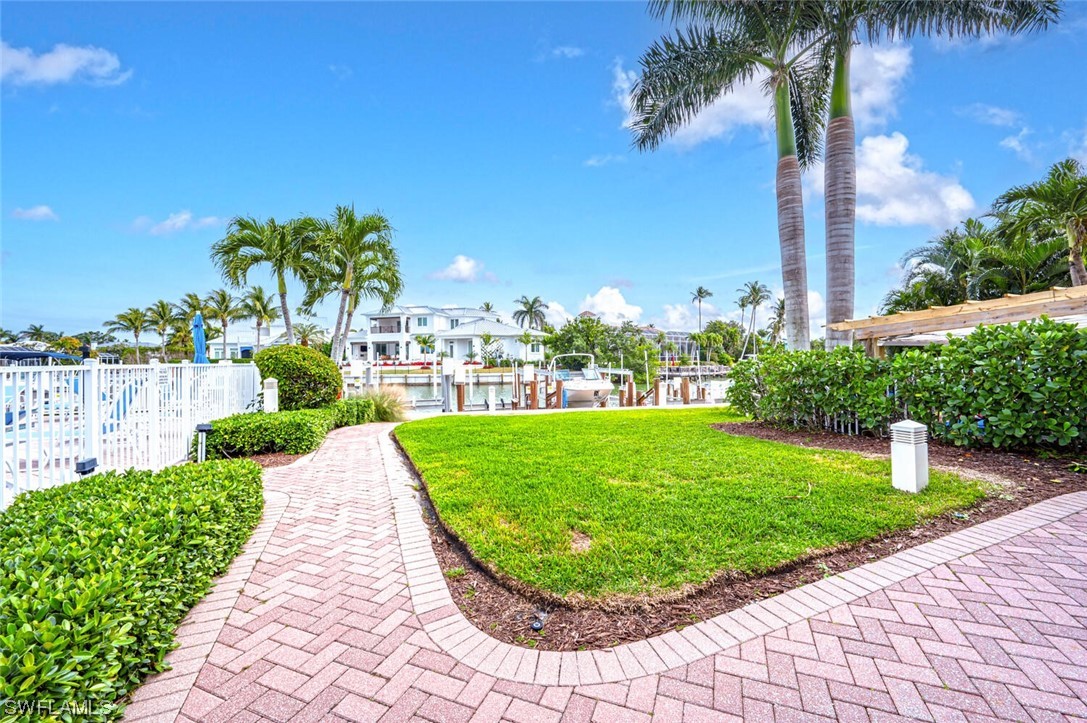 2100 Gulf Shore BLVD N 112