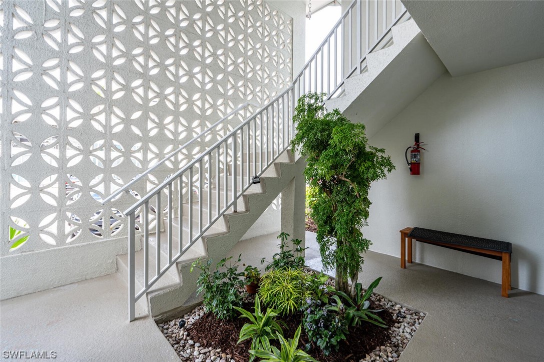 2100 Gulf Shore BLVD N 112