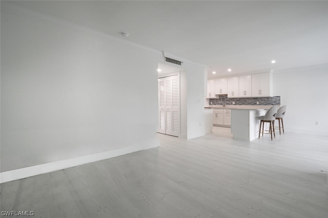 2100 Gulf Shore BLVD N 112