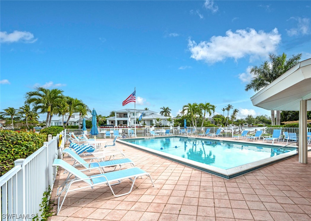 2100 Gulf Shore BLVD N 112