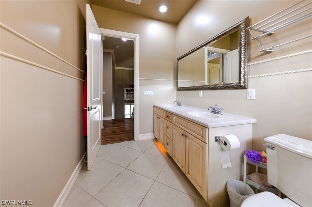 10100 Verona Lakes LN