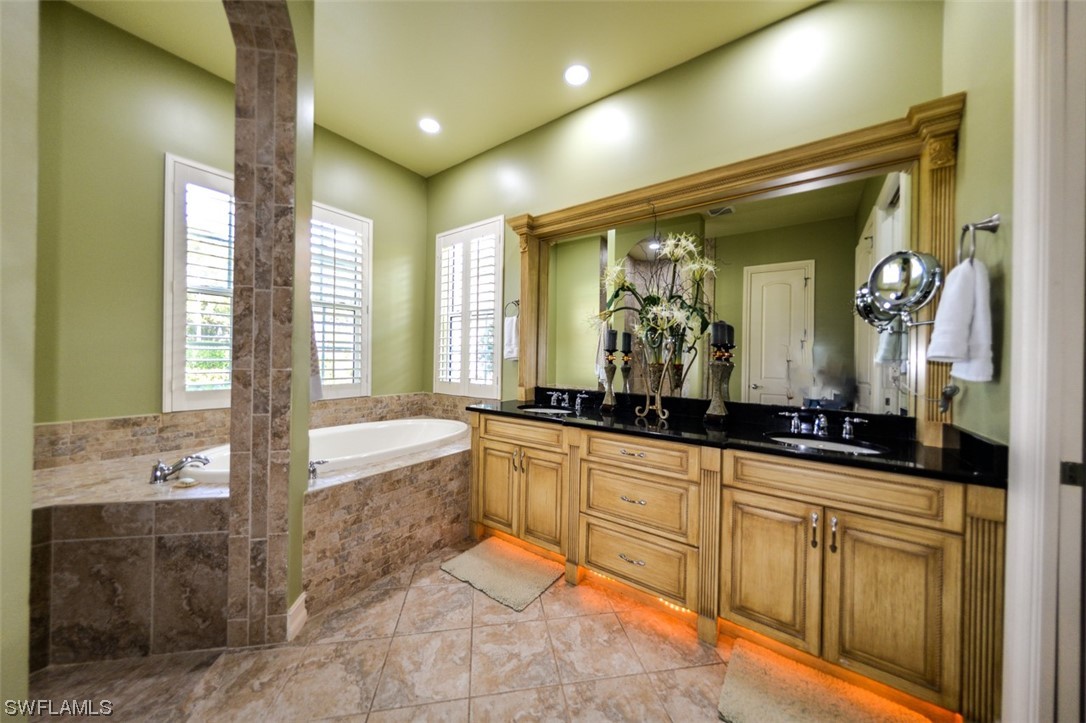 10100 Verona Lakes LN