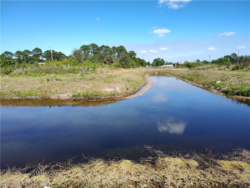 831 Theodore Vail ST E