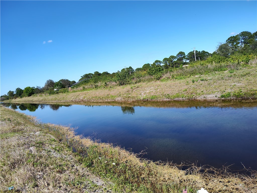 831 Theodore Vail ST E