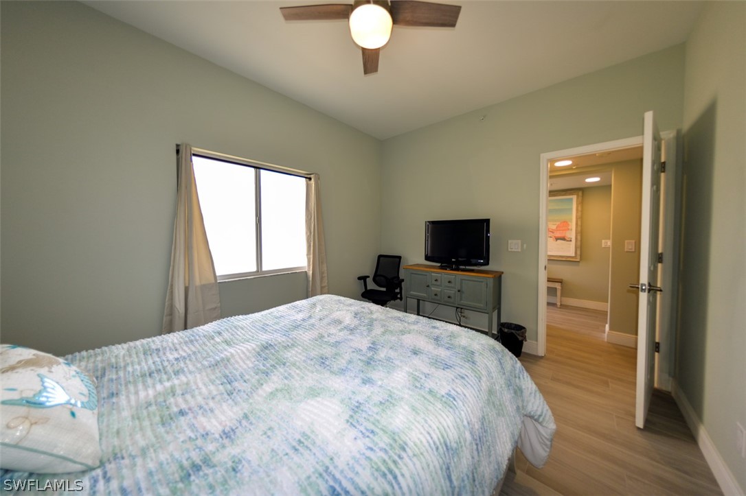 4361 Bay Beach LN 422