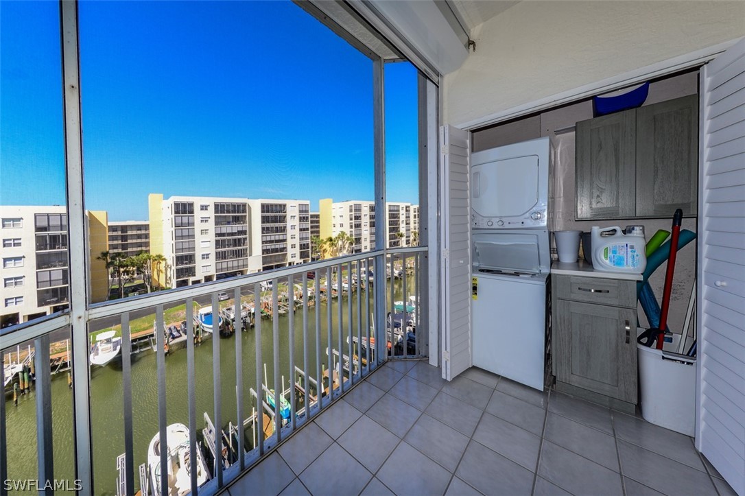 4361 Bay Beach LN 422