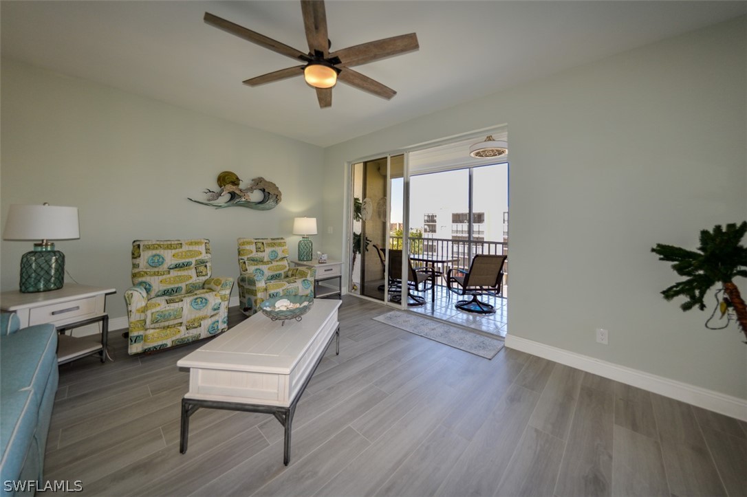 4361 Bay Beach LN 422