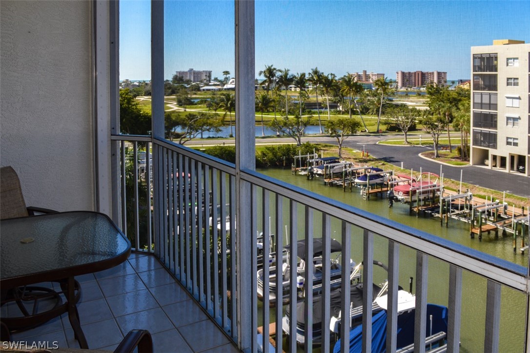 4361 Bay Beach LN 422