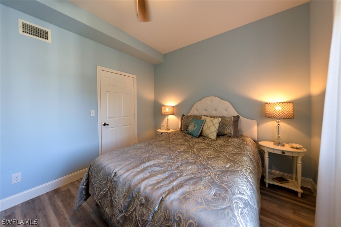 4361 Bay Beach LN 521